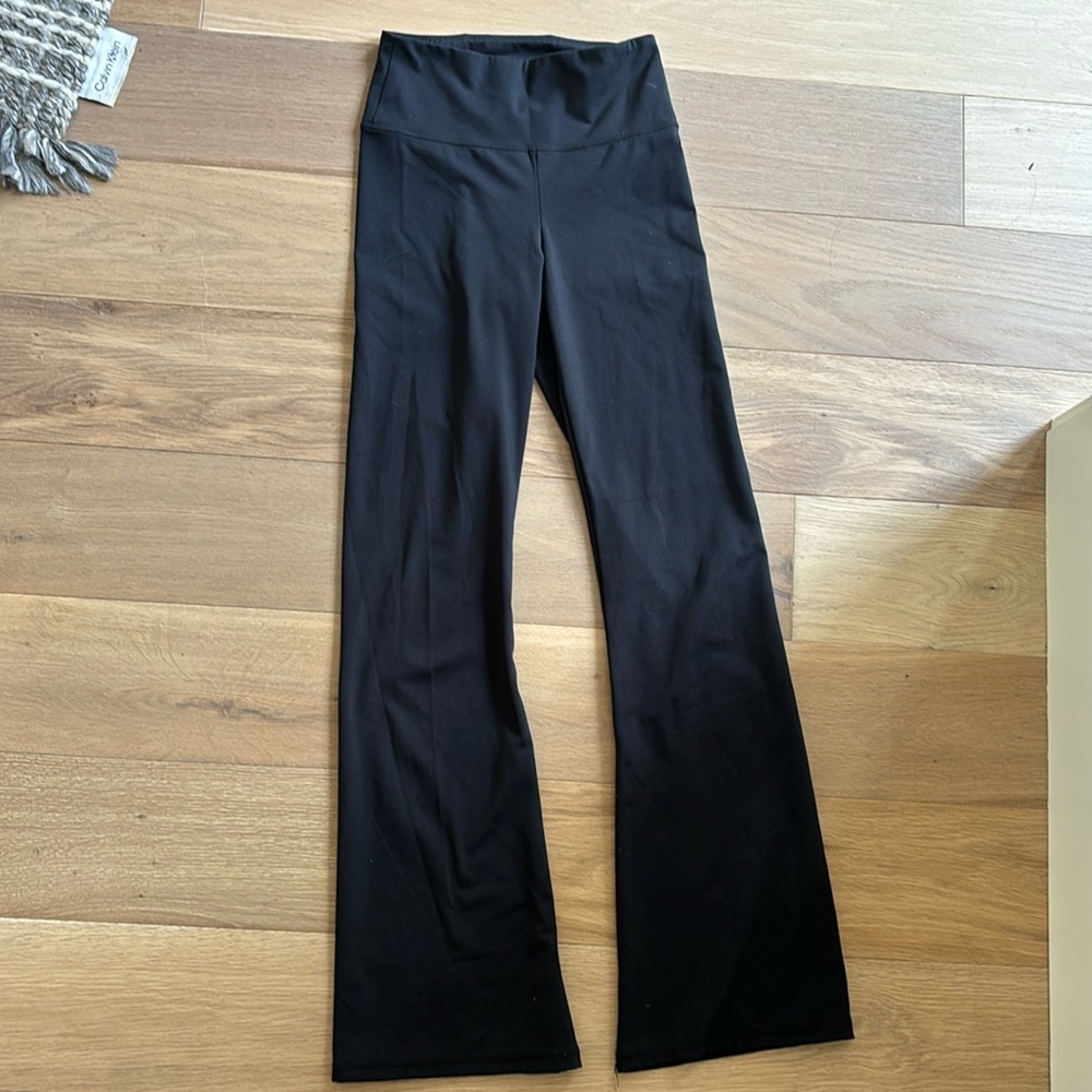 American Eagle Low Rise Bell Bottom Leggings
